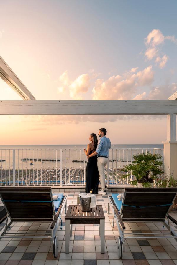 Luxor Beach Boutique Hotel Cattolica Exterior foto